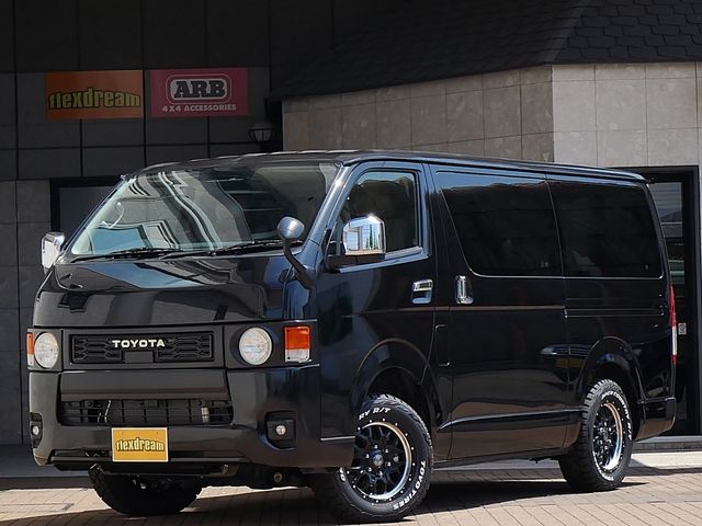 TOYOTA / HIACE van 4WD
