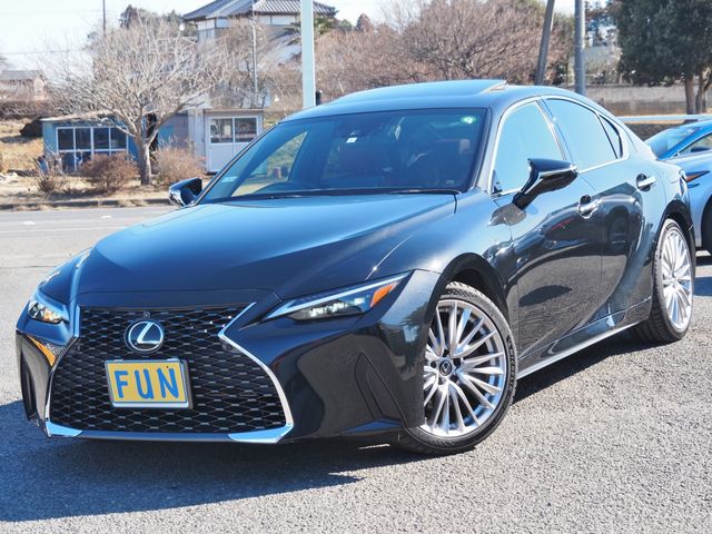 TOYOTA / LEXUS IS300h