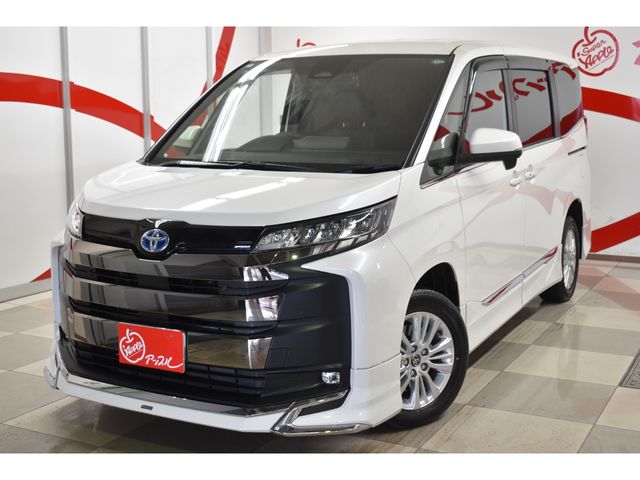 TOYOTA / NOAH HYBRID 4WD