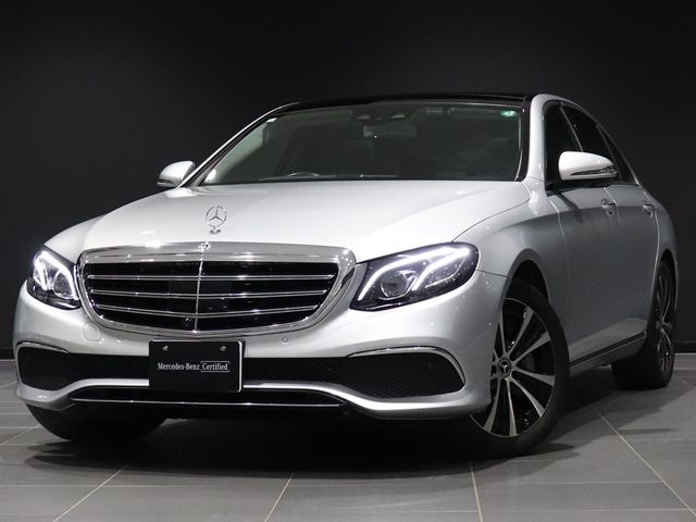 MERCEDES BENZ / MERCEDES BENZ E class sedan