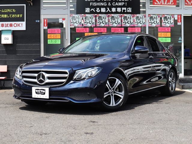 MERCEDES BENZ / MERCEDES BENZ E class sedan