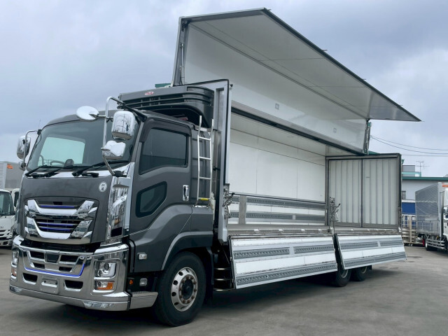 Isuzu / GIGA