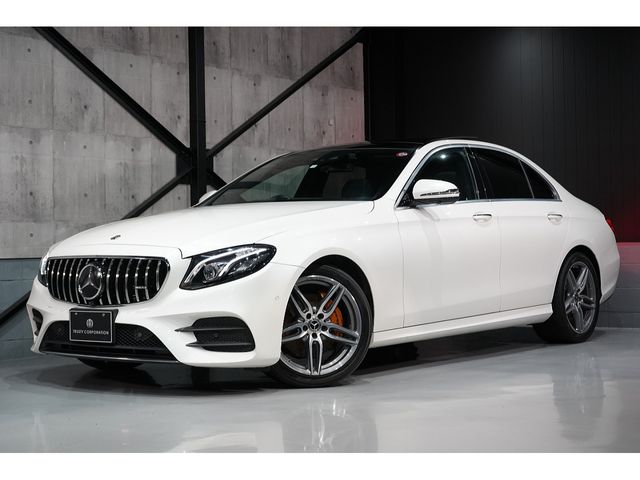 MERCEDES BENZ / MERCEDES BENZ E class sedan