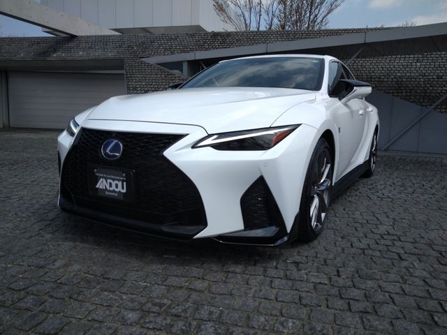 TOYOTA / LEXUS IS300h