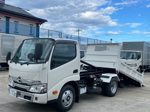 Hino / DUTRO