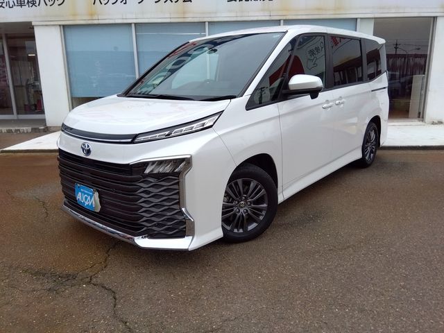 TOYOTA / VOXY HYBRID