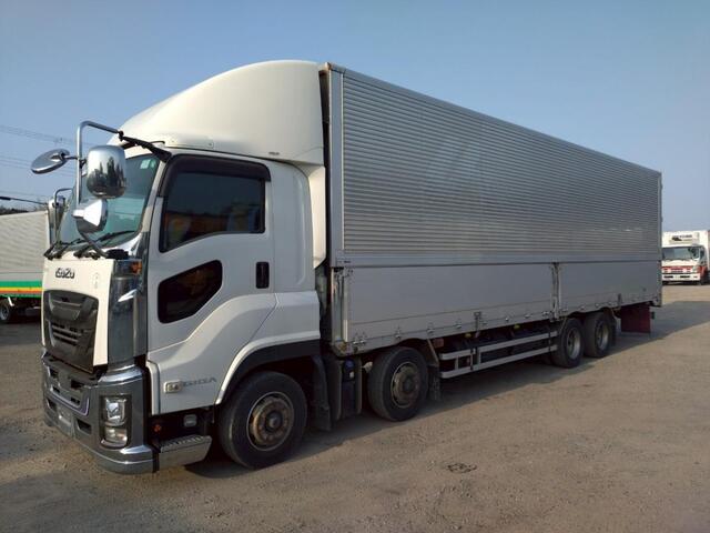 Isuzu / GIGA
