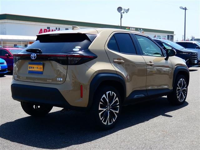YARIS CROSS HYBRID