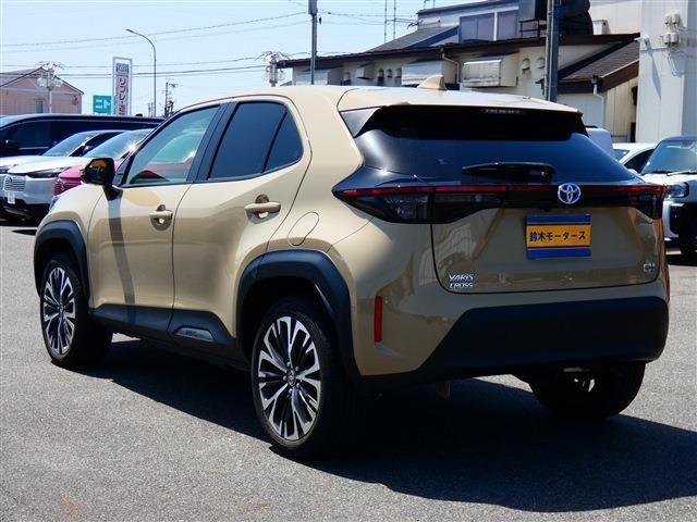 YARIS CROSS HYBRID