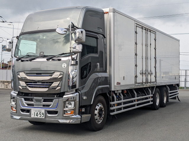 Isuzu / GIGA