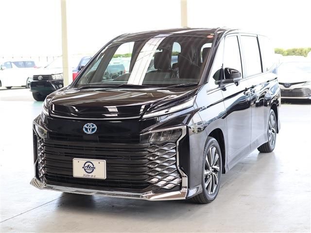 TOYOTA / VOXY HYBRID