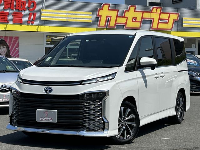 TOYOTA / VOXY HYBRID