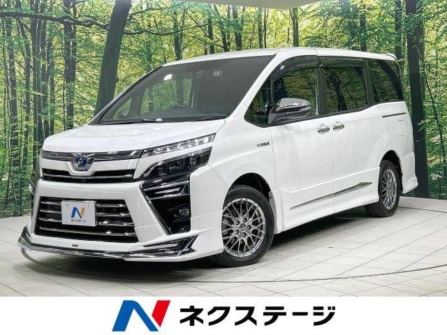 TOYOTA / VOXY HYBRID