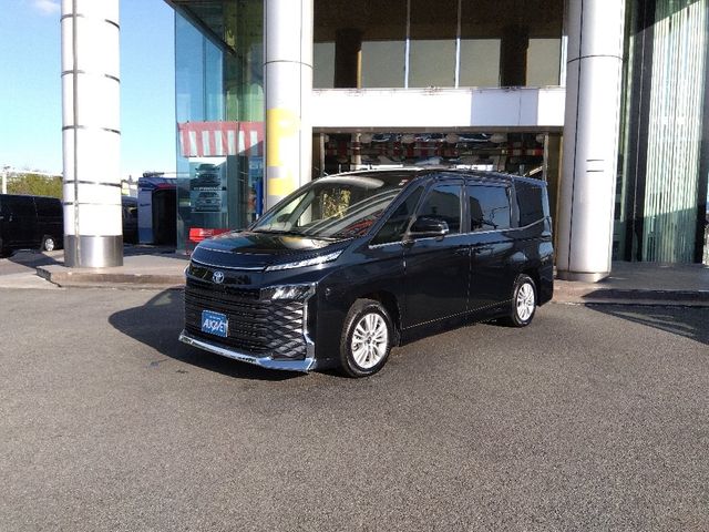 TOYOTA / VOXY HYBRID