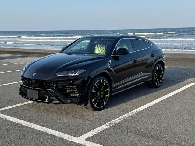 LAMBORGHINI / LAMBORGHINI URUS