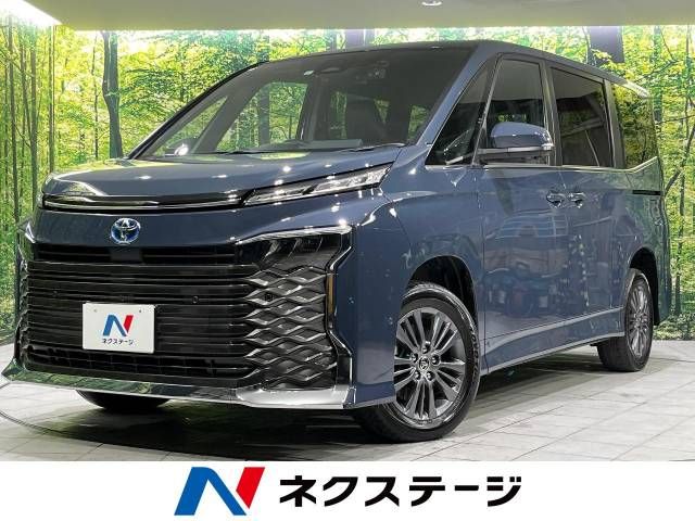 TOYOTA / VOXY HYBRID 4WD