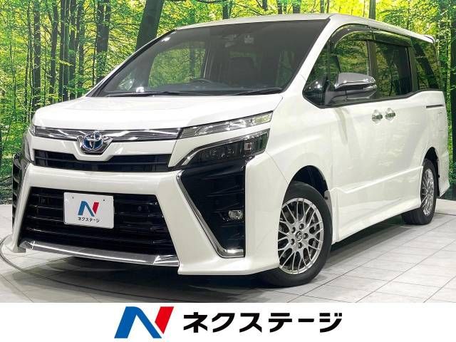 TOYOTA / VOXY HYBRID
