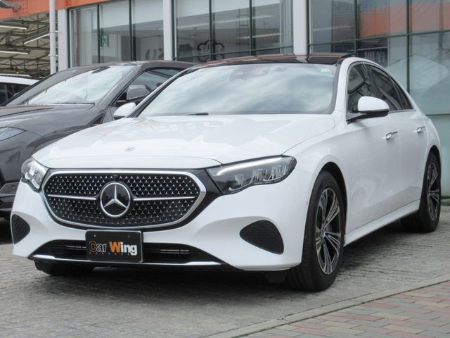 MERCEDES BENZ / MERCEDES BENZ E class sedan