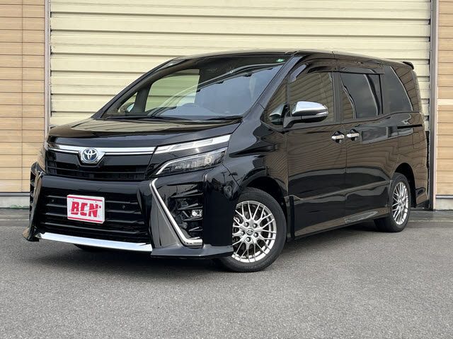 TOYOTA / VOXY HYBRID