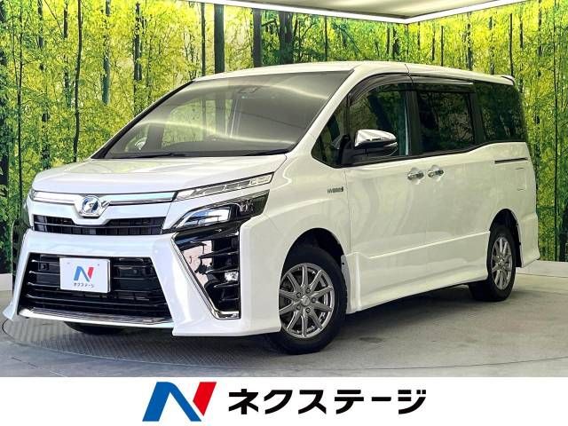 TOYOTA / VOXY HYBRID