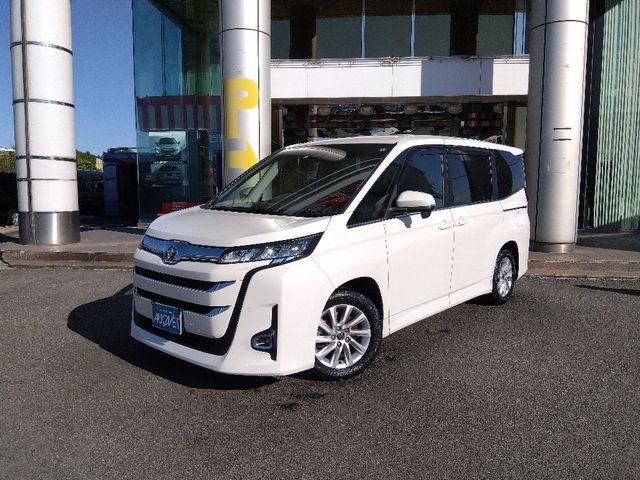 TOYOTA / NOAH