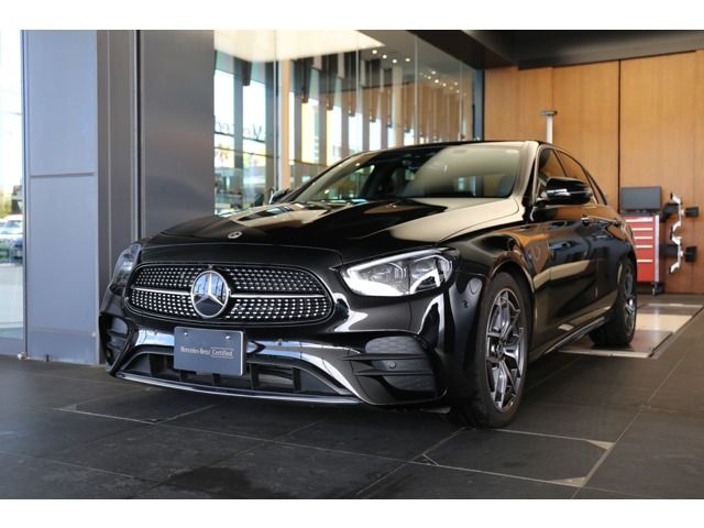 MERCEDES BENZ / MERCEDES BENZ E class sedan