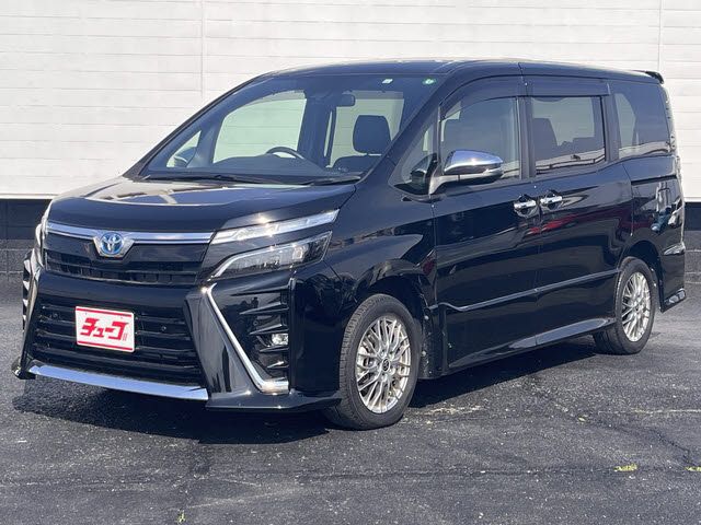 TOYOTA / VOXY HYBRID