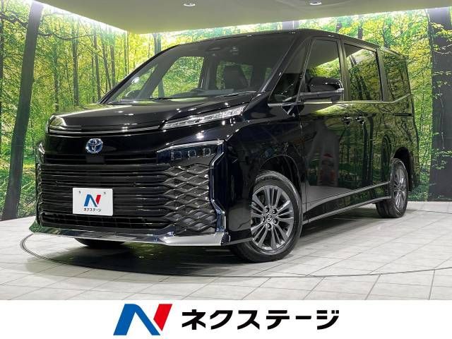 TOYOTA / VOXY HYBRID 4WD
