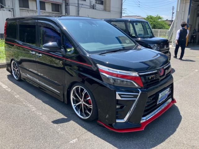 TOYOTA / VOXY