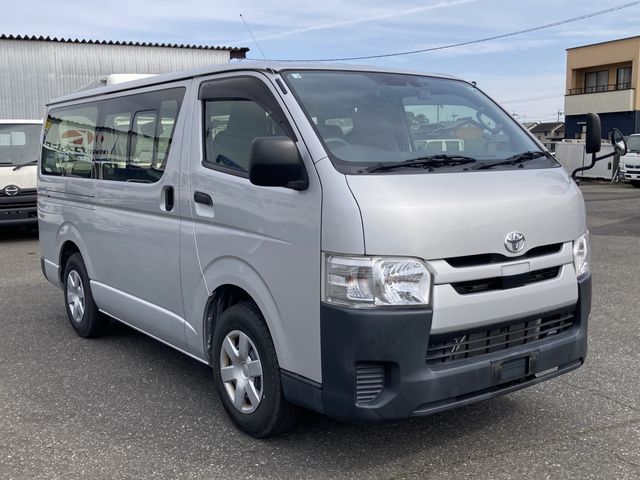 TOYOTA / REGIUSACE van 2WD