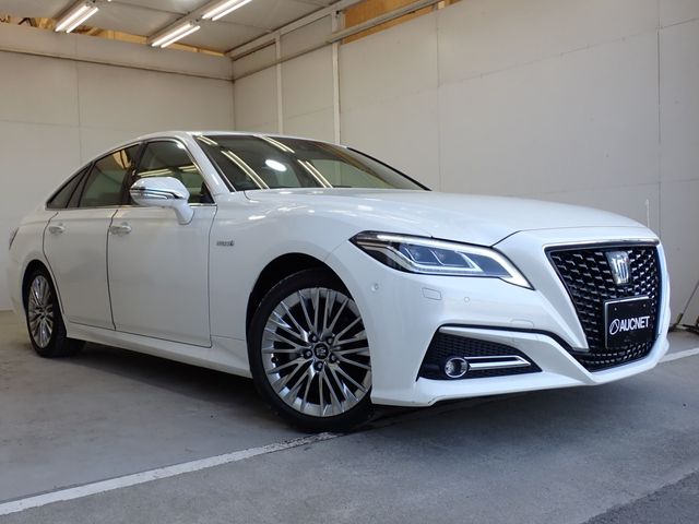TOYOTA / CROWN sedan hybrid