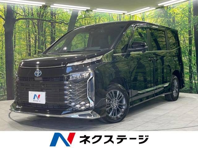 TOYOTA / VOXY HYBRID 4WD