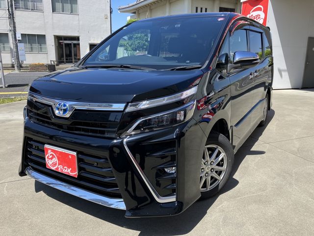 TOYOTA / VOXY HYBRID