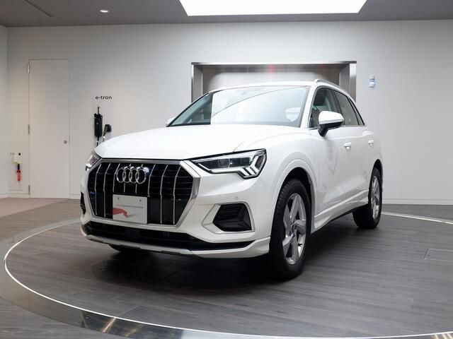AUDI / AUDI Q3