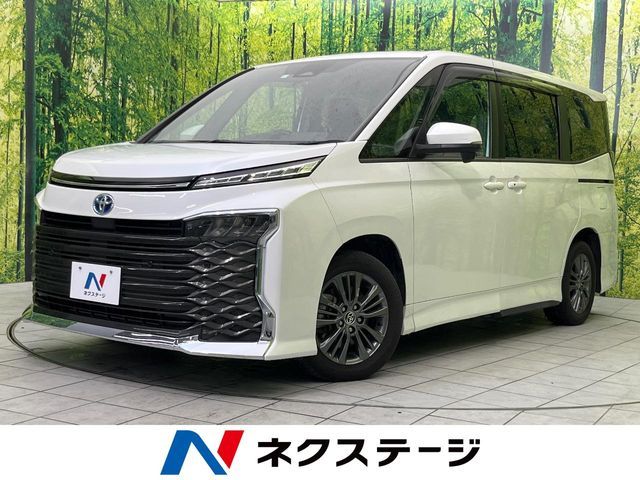 TOYOTA / VOXY HYBRID