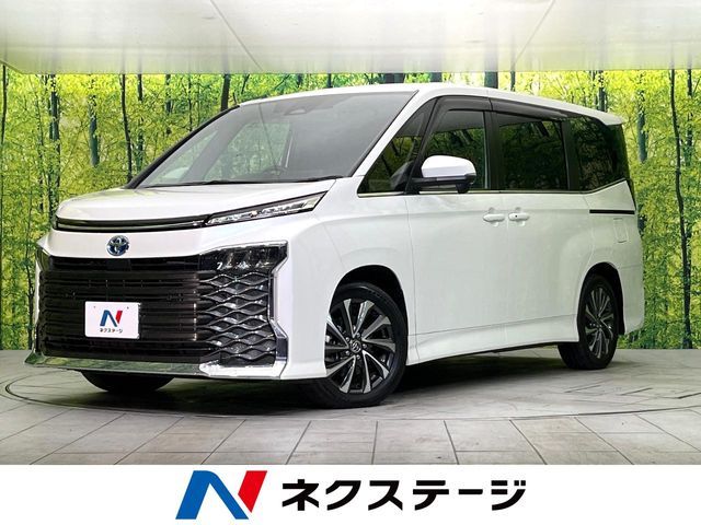 TOYOTA / VOXY HYBRID
