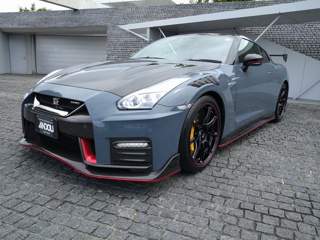 NISSAN / GT-R