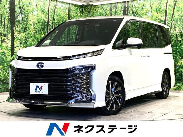 TOYOTA / VOXY HYBRID