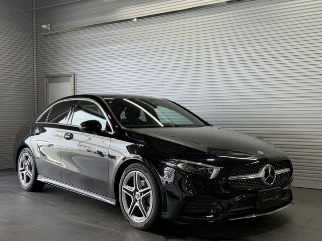 MERCEDES BENZ / MERCEDES BENZ A class sedan