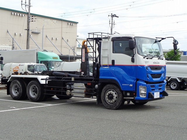 Isuzu / GIGA