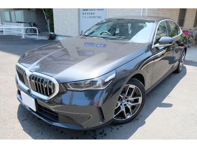 BMW / BMW i5