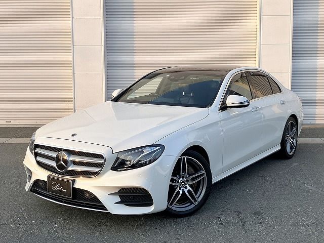 MERCEDES BENZ / MERCEDES BENZ E class sedan