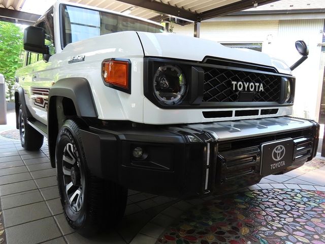 TOYOTA / LANDCRUISER 70