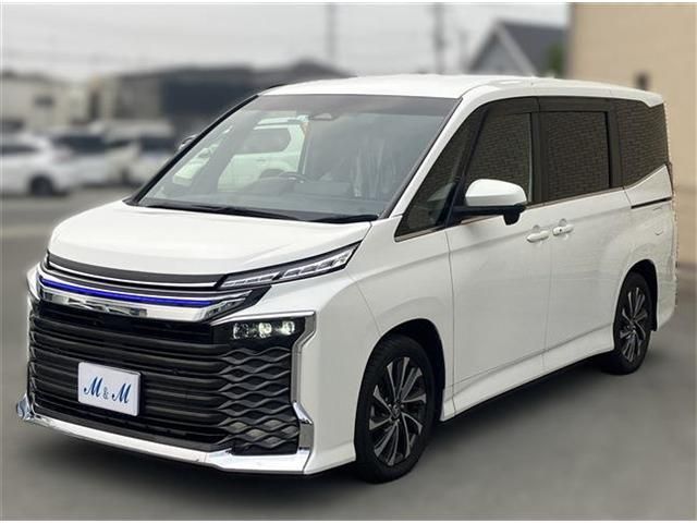 TOYOTA / VOXY HYBRID