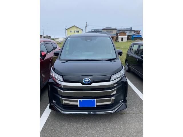 TOYOTA / NOAH HYBRID 4WD