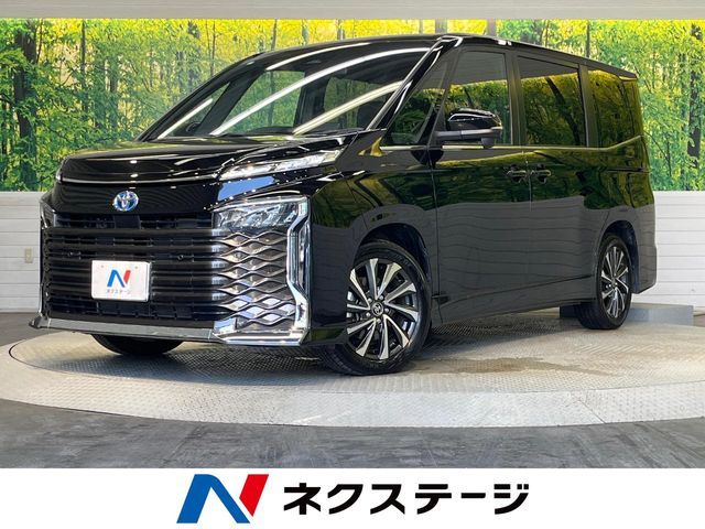TOYOTA / VOXY HYBRID