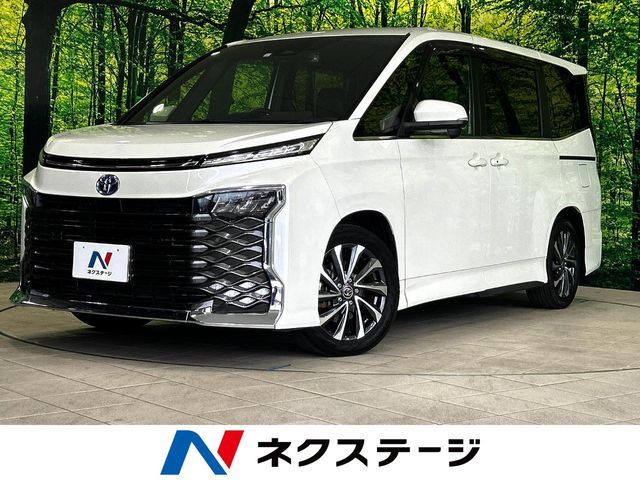 TOYOTA / VOXY HYBRID