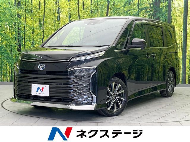 TOYOTA / VOXY HYBRID