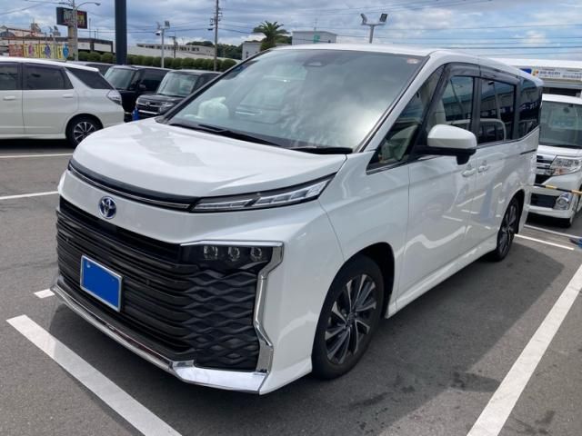 TOYOTA / VOXY HYBRID
