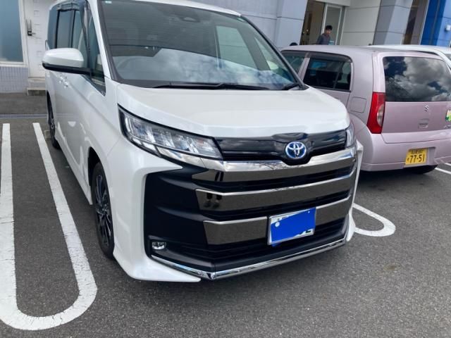TOYOTA / NOAH HYBRID